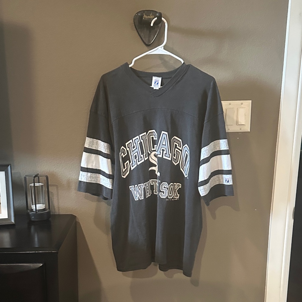 LOGO 7 Dark Gray V-Neck Shirt